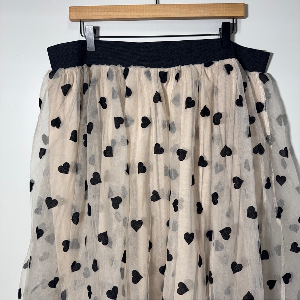 Torrid A-line Tea Length Tulle Skirt Size 2x Heart Print - Picture 8 of 15